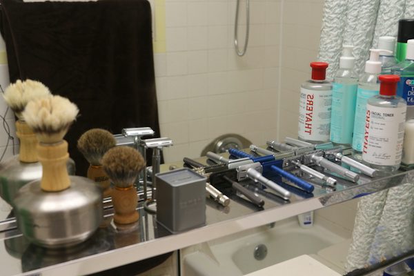 Waxing vs shaving: razor and shaving cream